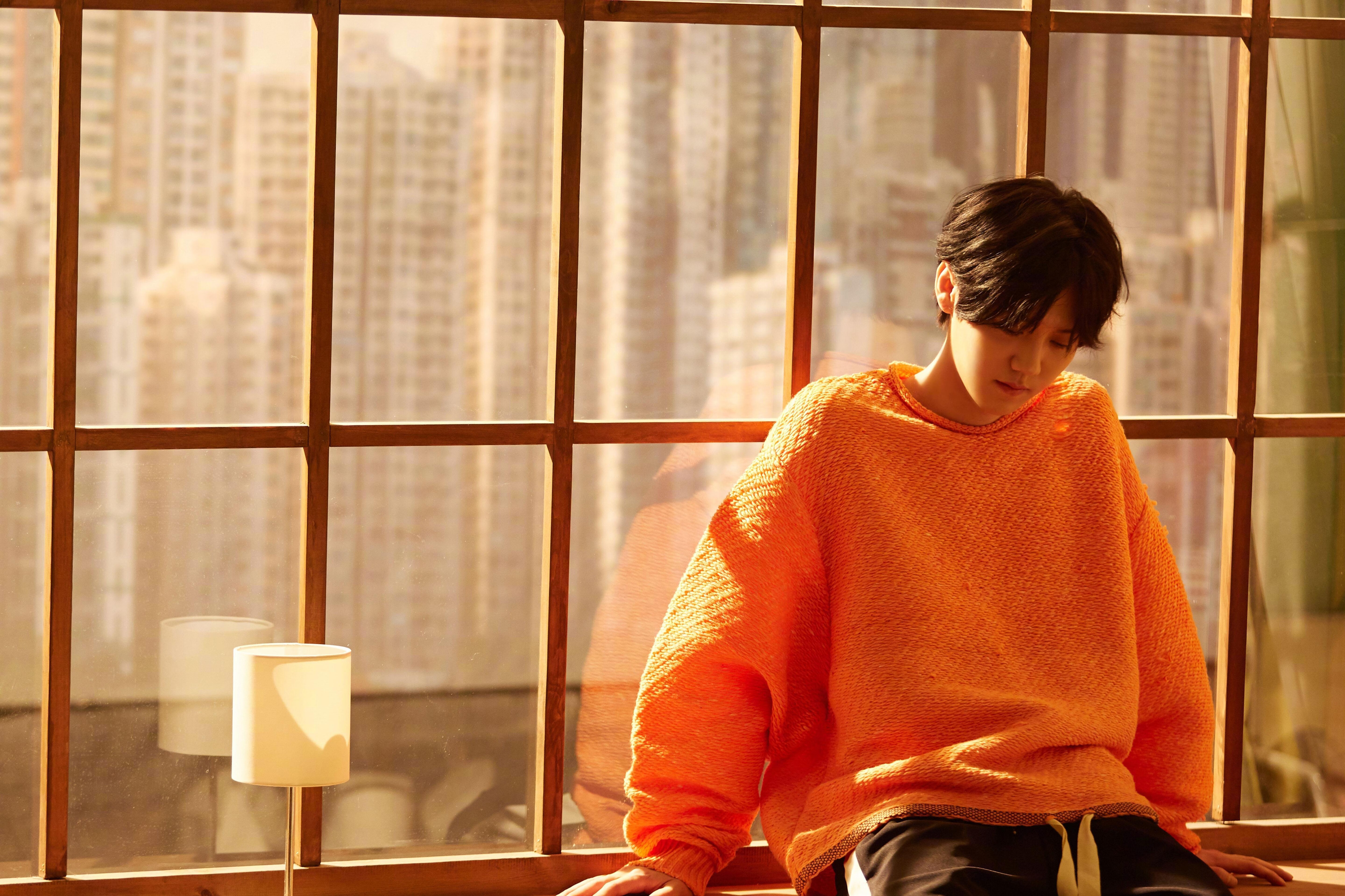 边锋突破次数是否与中路传球比例呈反向波动，边锋 升级